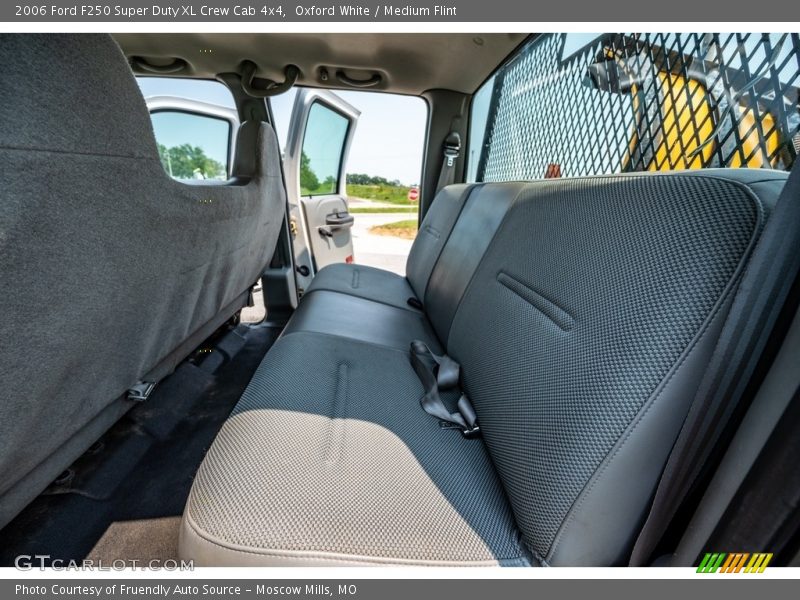Oxford White / Medium Flint 2006 Ford F250 Super Duty XL Crew Cab 4x4