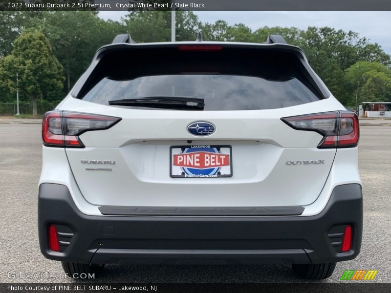 Crystal White Pearl / Slate Black 2022 Subaru Outback 2.5i Premium