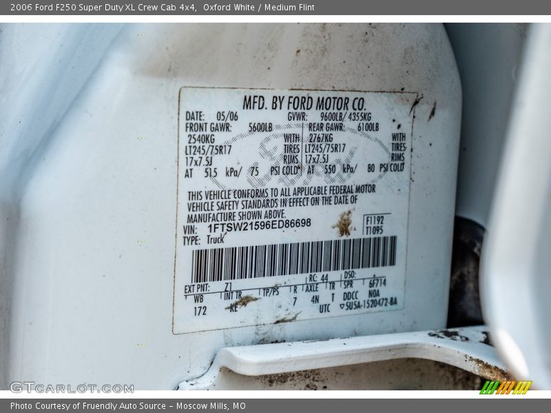 Oxford White / Medium Flint 2006 Ford F250 Super Duty XL Crew Cab 4x4