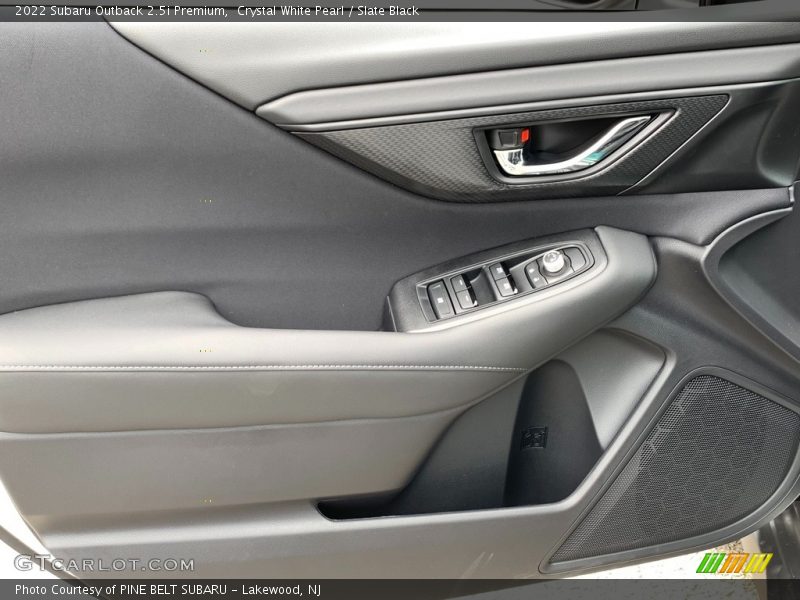Crystal White Pearl / Slate Black 2022 Subaru Outback 2.5i Premium
