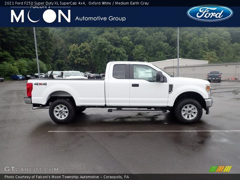 Oxford White / Medium Earth Gray 2021 Ford F250 Super Duty XL SuperCab 4x4