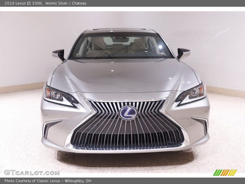Atomic Silver / Chateau 2019 Lexus ES 300h