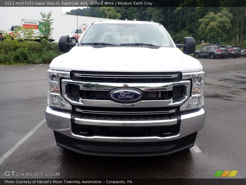 Oxford White / Medium Earth Gray 2021 Ford F250 Super Duty XL SuperCab 4x4