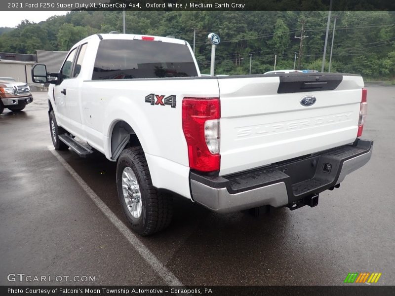 Oxford White / Medium Earth Gray 2021 Ford F250 Super Duty XL SuperCab 4x4
