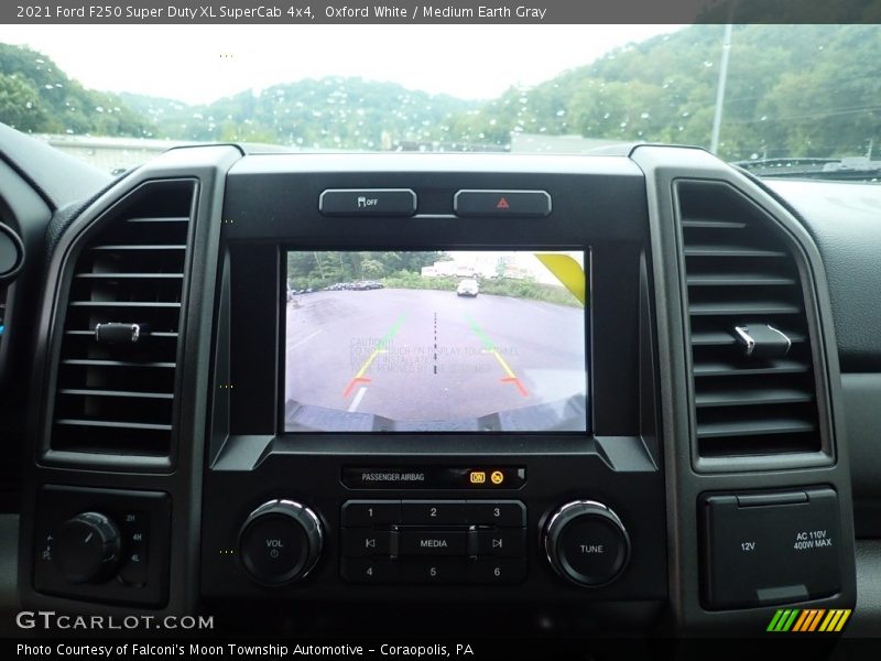 Oxford White / Medium Earth Gray 2021 Ford F250 Super Duty XL SuperCab 4x4