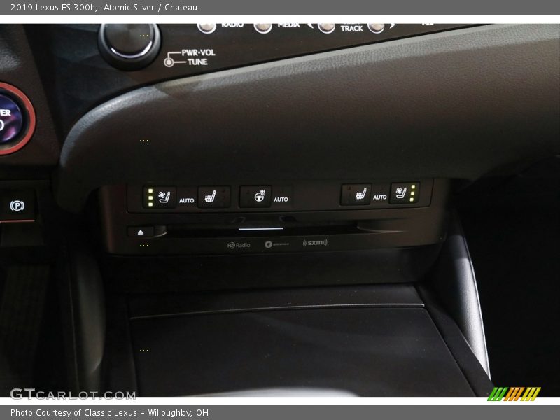 Atomic Silver / Chateau 2019 Lexus ES 300h