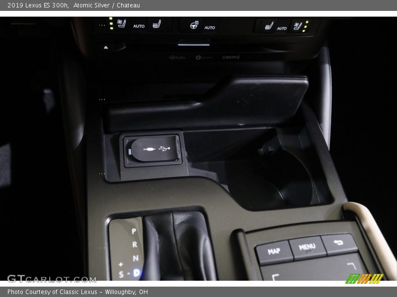 Atomic Silver / Chateau 2019 Lexus ES 300h