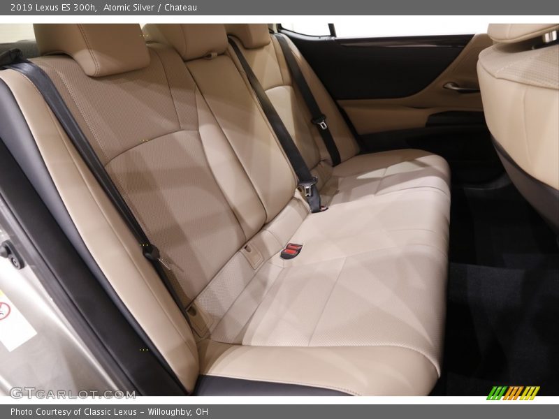 Atomic Silver / Chateau 2019 Lexus ES 300h
