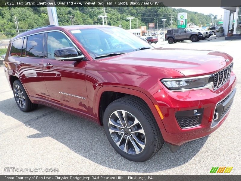 Front 3/4 View of 2021 Grand Cherokee L Overland 4x4