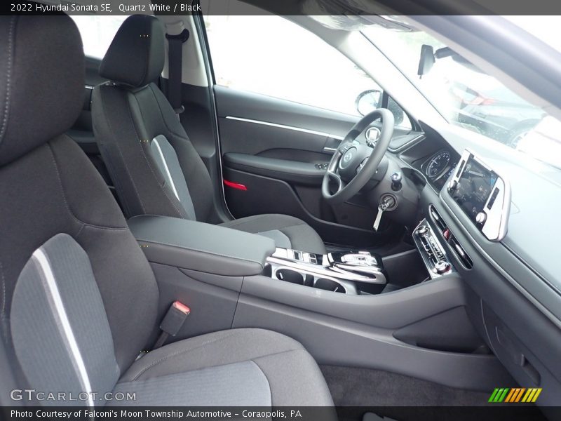Quartz White / Black 2022 Hyundai Sonata SE