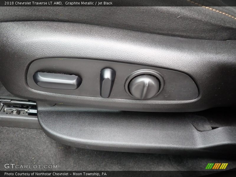 Graphite Metallic / Jet Black 2018 Chevrolet Traverse LT AWD