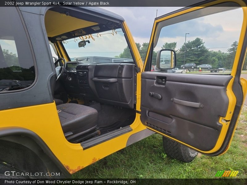 Solar Yellow / Agate Black 2002 Jeep Wrangler Sport 4x4