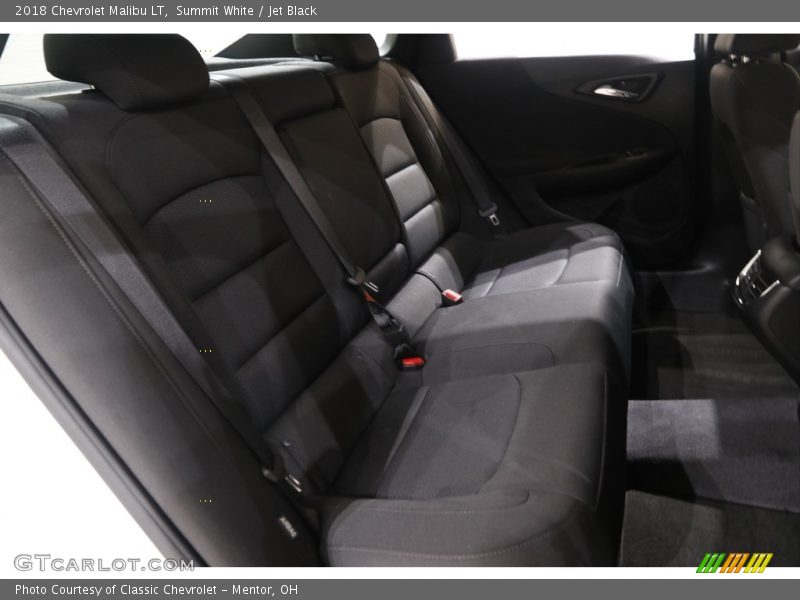 Summit White / Jet Black 2018 Chevrolet Malibu LT