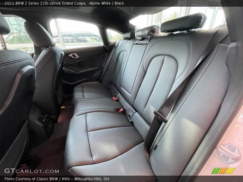 Alpine White / Black 2021 BMW 2 Series 228i xDrive Grand Coupe