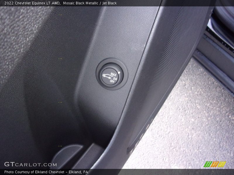 Mosaic Black Metallic / Jet Black 2022 Chevrolet Equinox LT AWD