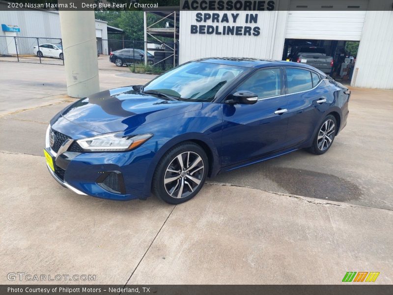 Front 3/4 View of 2020 Maxima SL