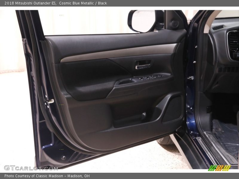 Cosmic Blue Metallic / Black 2018 Mitsubishi Outlander ES