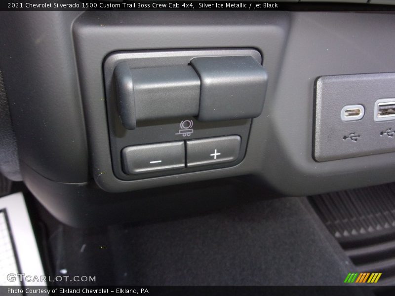 Silver Ice Metallic / Jet Black 2021 Chevrolet Silverado 1500 Custom Trail Boss Crew Cab 4x4