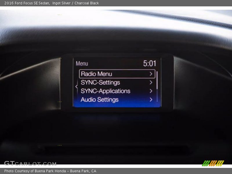 Ingot Silver / Charcoal Black 2016 Ford Focus SE Sedan