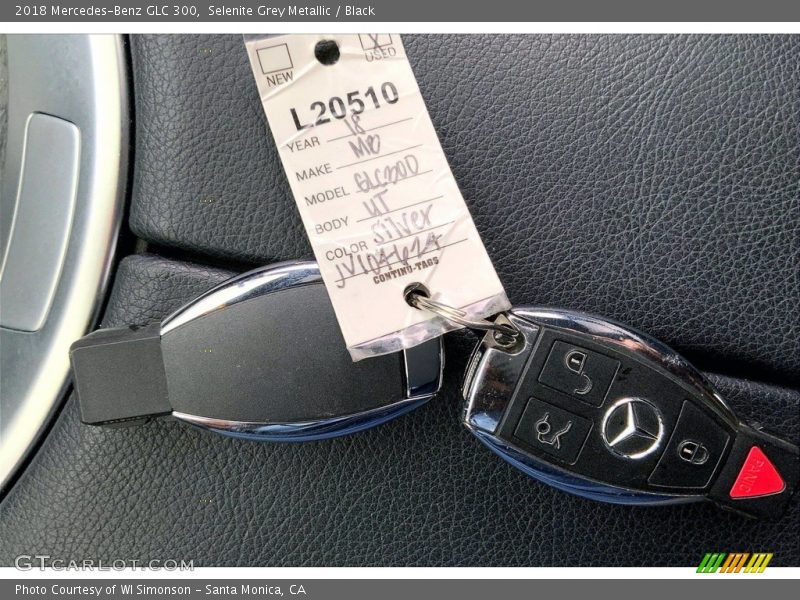 Selenite Grey Metallic / Black 2018 Mercedes-Benz GLC 300