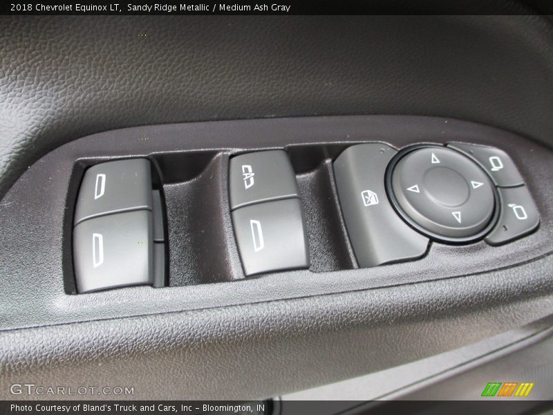 Sandy Ridge Metallic / Medium Ash Gray 2018 Chevrolet Equinox LT