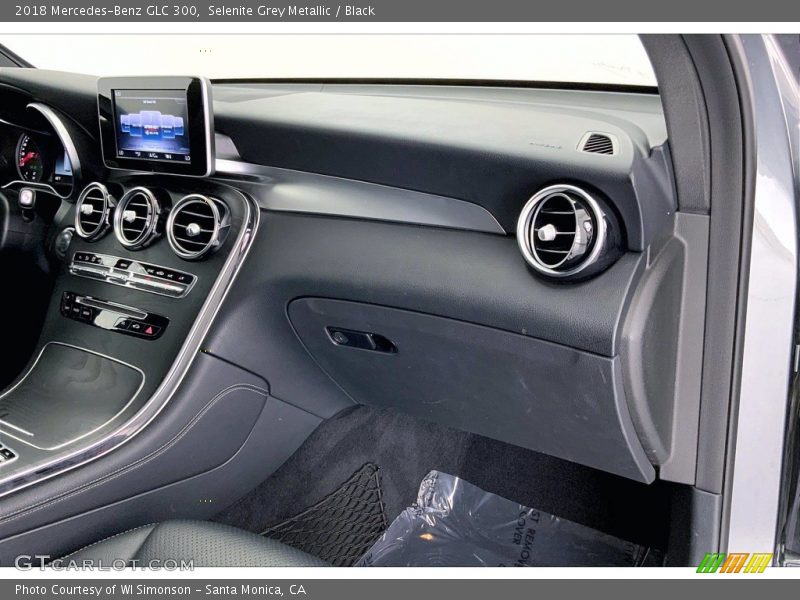 Selenite Grey Metallic / Black 2018 Mercedes-Benz GLC 300