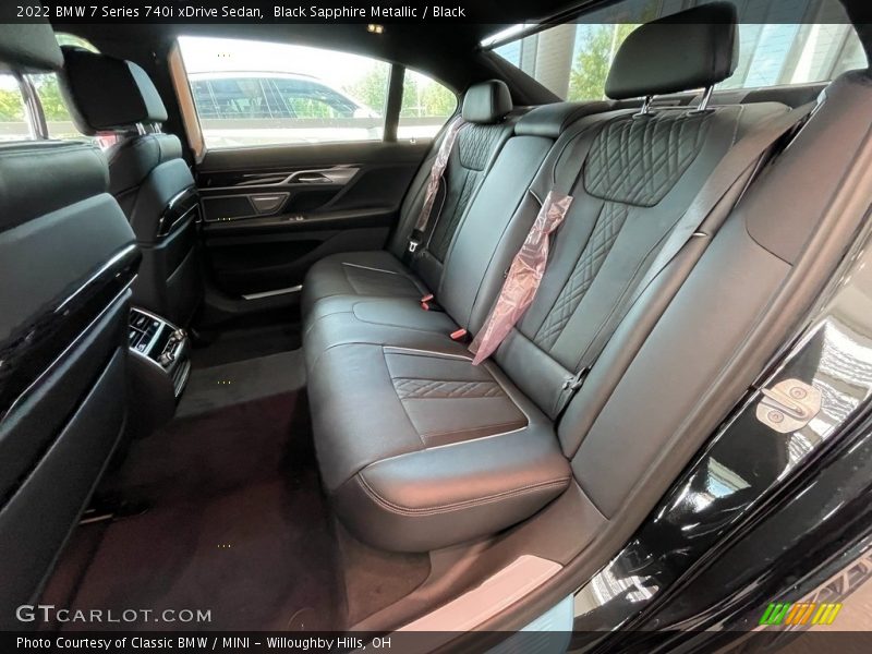 Black Sapphire Metallic / Black 2022 BMW 7 Series 740i xDrive Sedan
