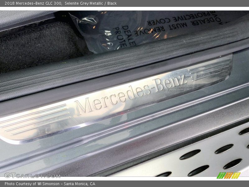 Selenite Grey Metallic / Black 2018 Mercedes-Benz GLC 300