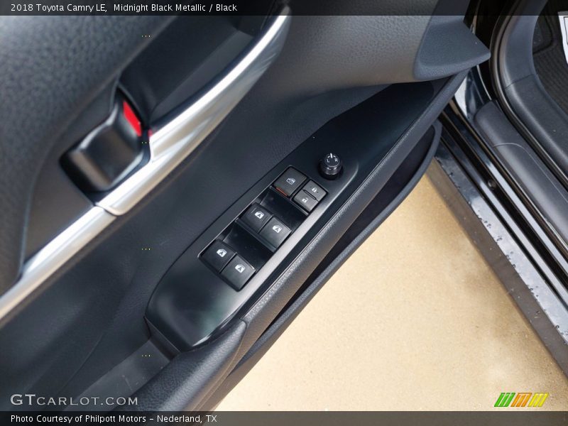 Midnight Black Metallic / Black 2018 Toyota Camry LE