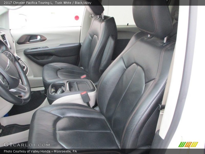 Tusk White / Black/Alloy 2017 Chrysler Pacifica Touring L