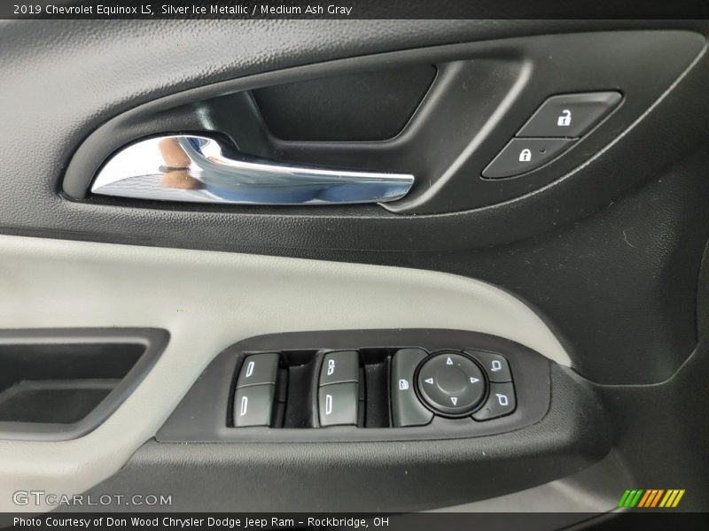 Silver Ice Metallic / Medium Ash Gray 2019 Chevrolet Equinox LS