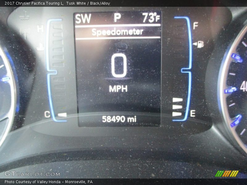 Tusk White / Black/Alloy 2017 Chrysler Pacifica Touring L