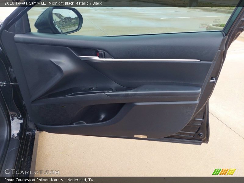 Midnight Black Metallic / Black 2018 Toyota Camry LE