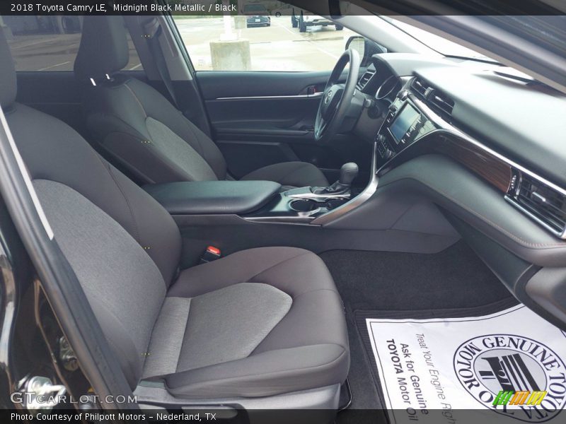 Midnight Black Metallic / Black 2018 Toyota Camry LE