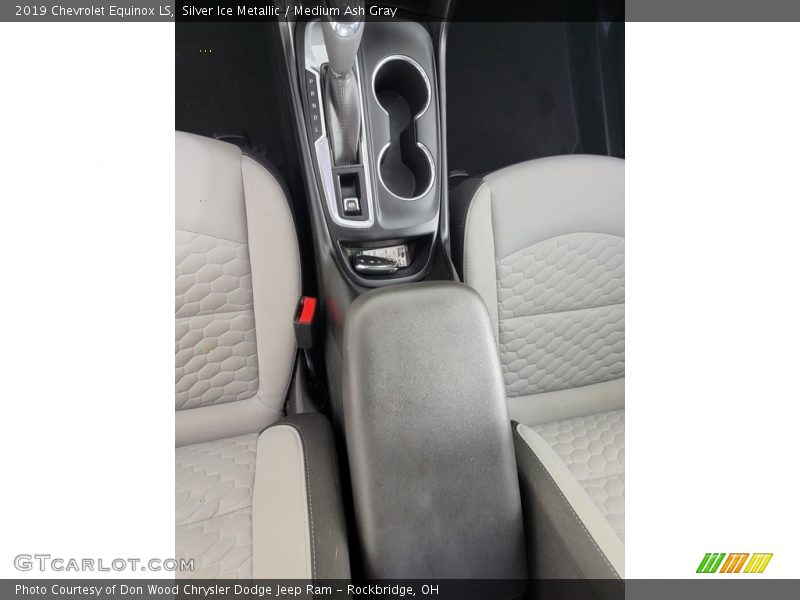 Silver Ice Metallic / Medium Ash Gray 2019 Chevrolet Equinox LS