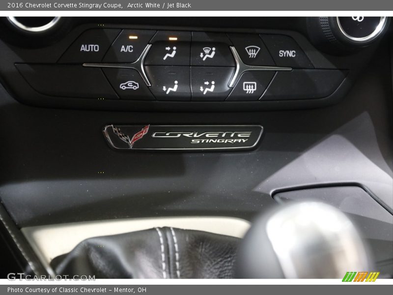 Controls of 2016 Corvette Stingray Coupe