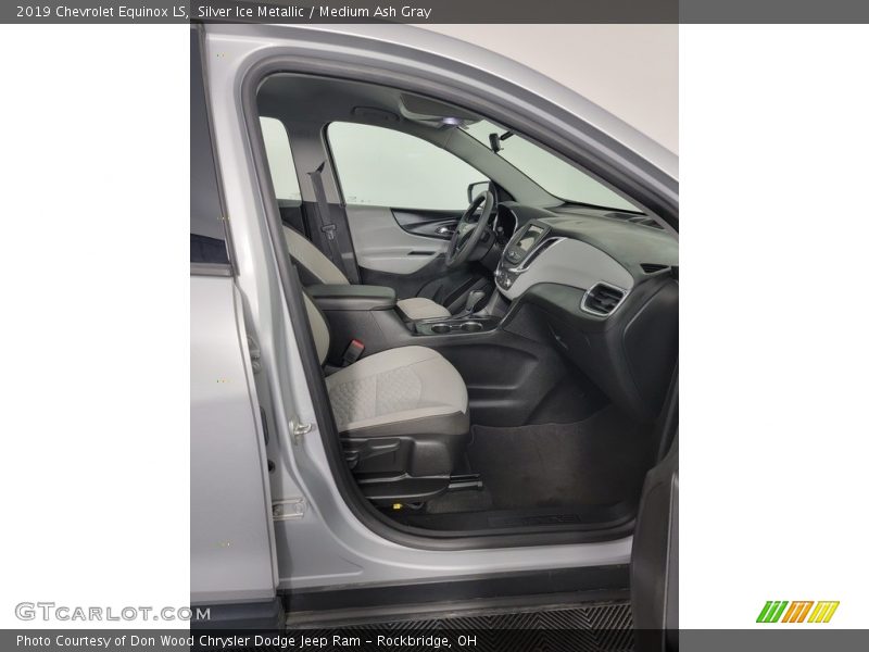 Silver Ice Metallic / Medium Ash Gray 2019 Chevrolet Equinox LS