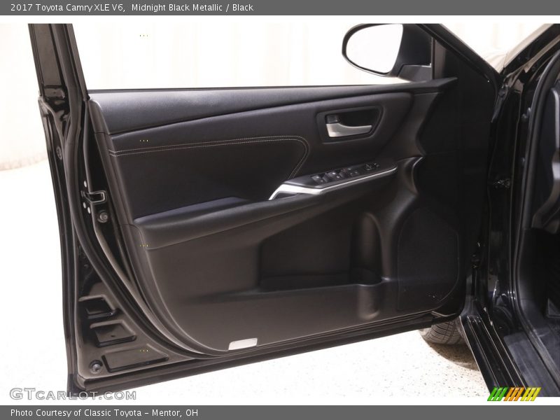Midnight Black Metallic / Black 2017 Toyota Camry XLE V6