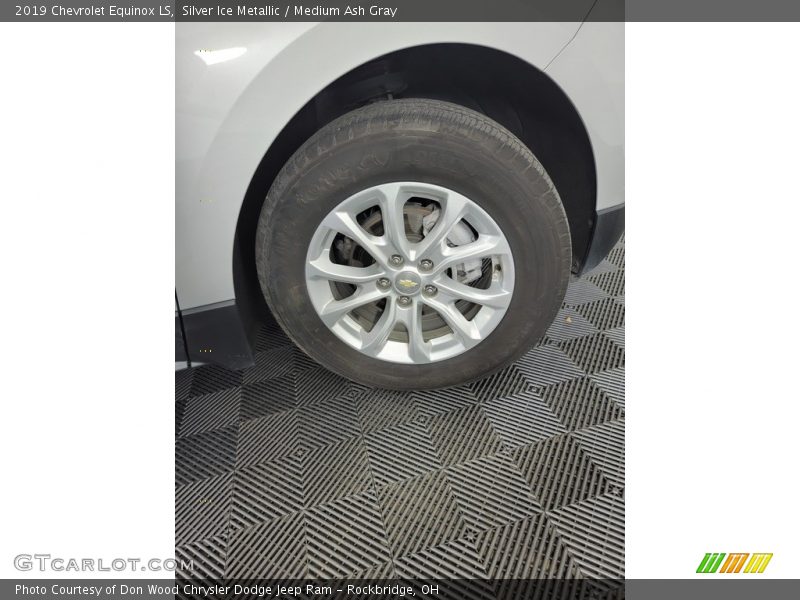 Silver Ice Metallic / Medium Ash Gray 2019 Chevrolet Equinox LS