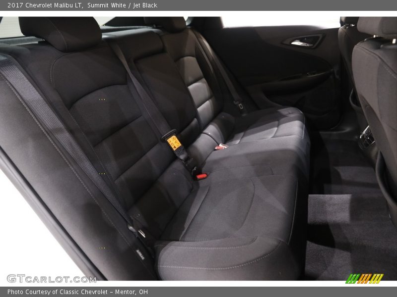 Summit White / Jet Black 2017 Chevrolet Malibu LT