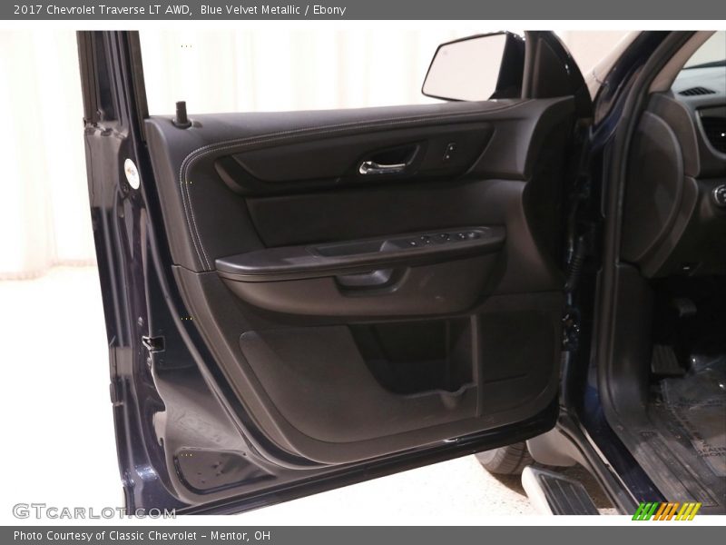 Blue Velvet Metallic / Ebony 2017 Chevrolet Traverse LT AWD