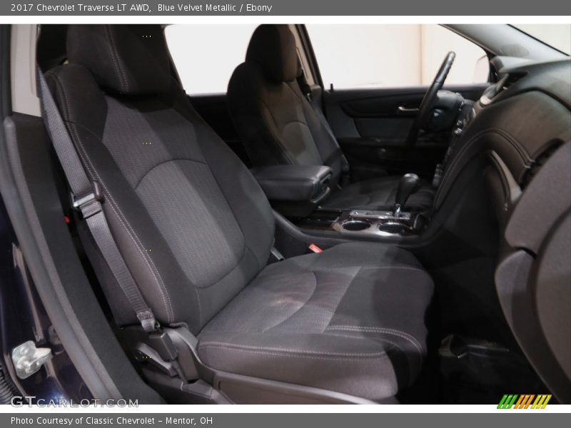 Blue Velvet Metallic / Ebony 2017 Chevrolet Traverse LT AWD