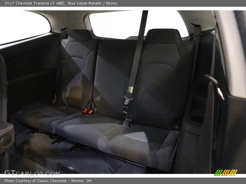 Blue Velvet Metallic / Ebony 2017 Chevrolet Traverse LT AWD