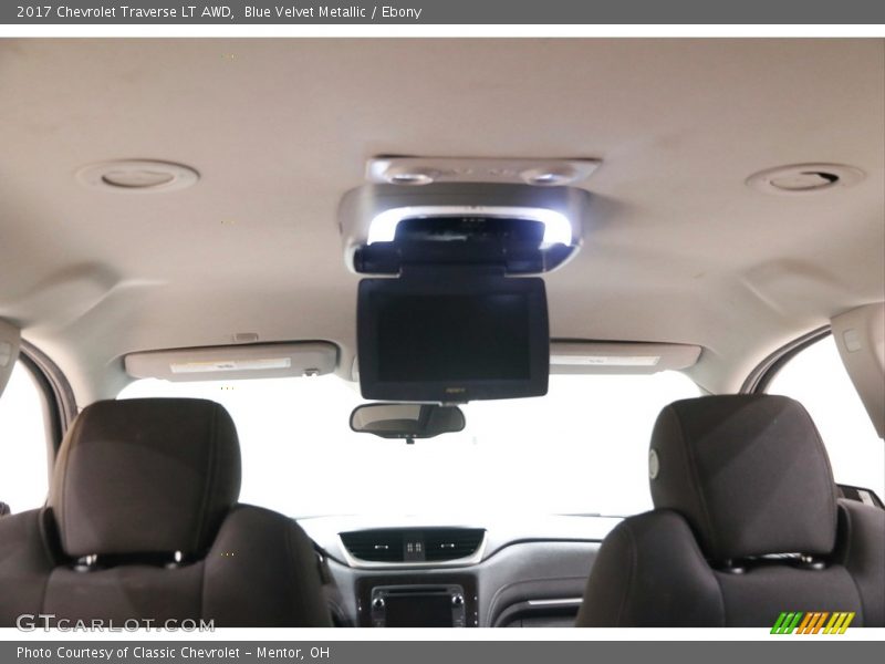 Blue Velvet Metallic / Ebony 2017 Chevrolet Traverse LT AWD