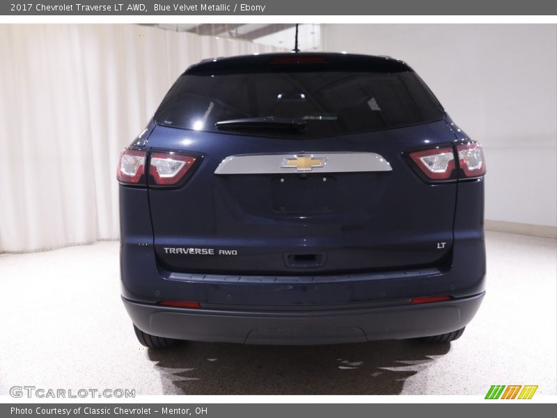 Blue Velvet Metallic / Ebony 2017 Chevrolet Traverse LT AWD