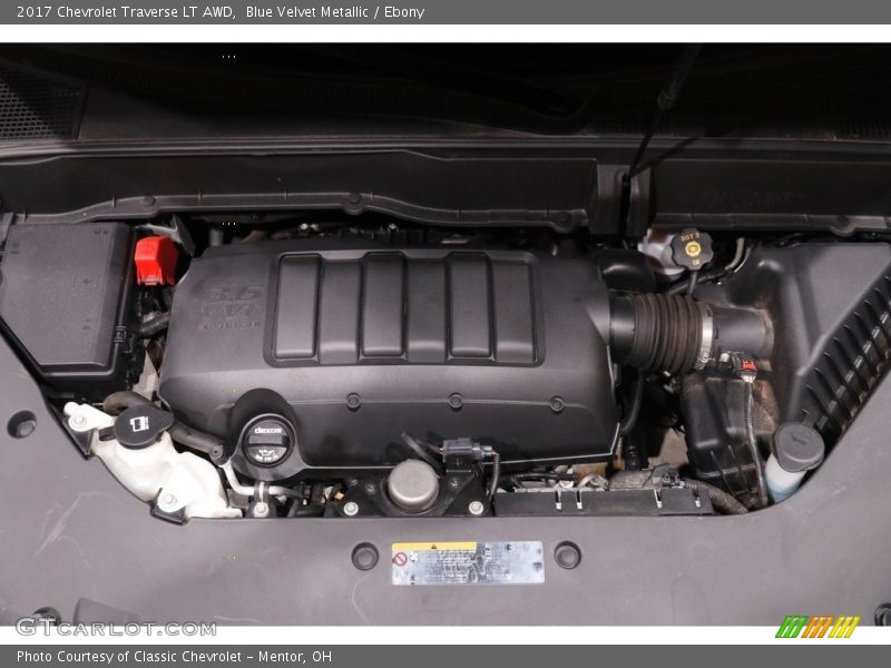 Blue Velvet Metallic / Ebony 2017 Chevrolet Traverse LT AWD