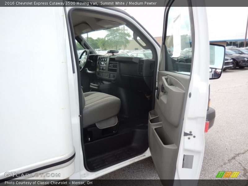 Summit White / Medium Pewter 2016 Chevrolet Express Cutaway 3500 Moving Van