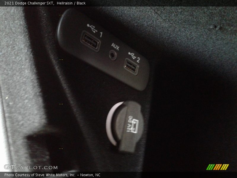 Hellraisin / Black 2021 Dodge Challenger SXT