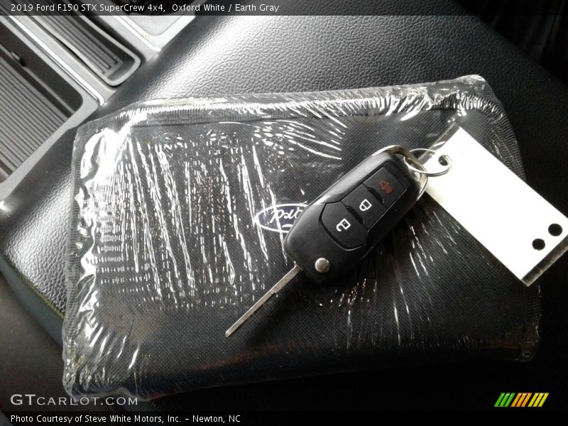 Oxford White / Earth Gray 2019 Ford F150 STX SuperCrew 4x4