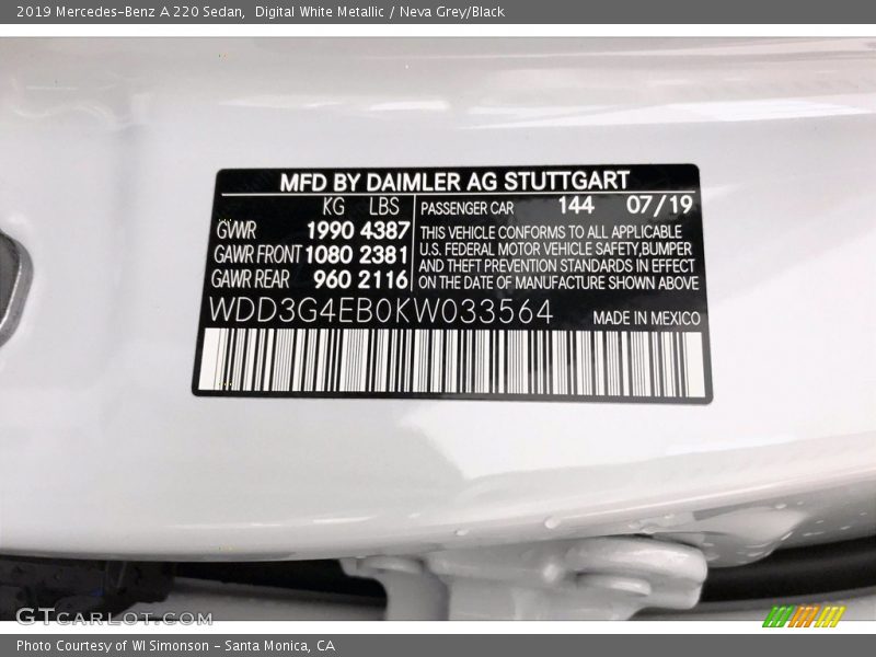 Digital White Metallic / Neva Grey/Black 2019 Mercedes-Benz A 220 Sedan